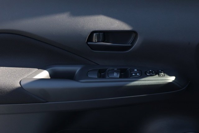 New 2025 Nissan Kicks Play S image 24