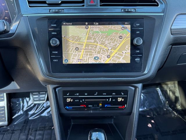 Used 2022 Volkswagen Tiguan SEL R-Line AWD/4WD image 11