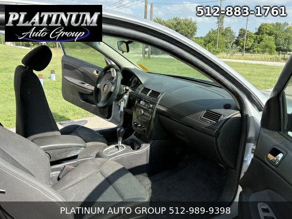 Used 2008 Pontiac G5 FWD image 2