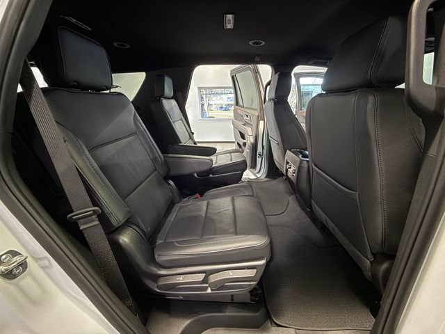 Used 2025 GMC Yukon Denali RWD image 13