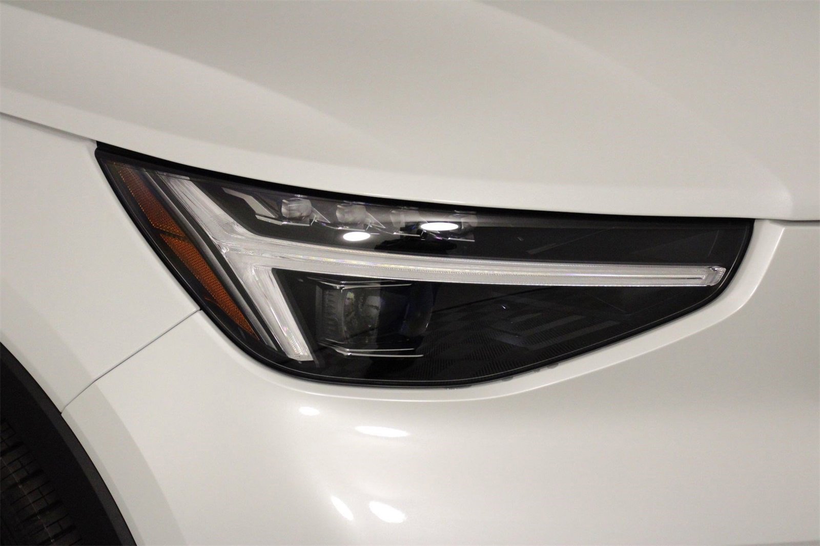 New 2026 Volvo XC40 B5 Ultra w/ Climate Package image 14