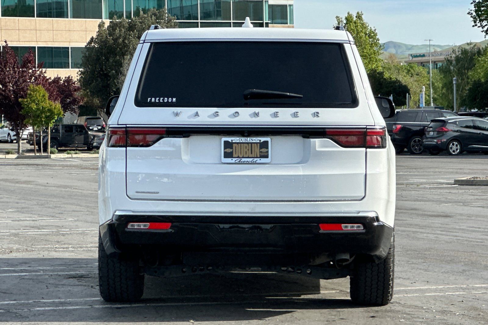 Used 2023 Jeep Wagoneer 4WD w/ Convenience Group I image 5