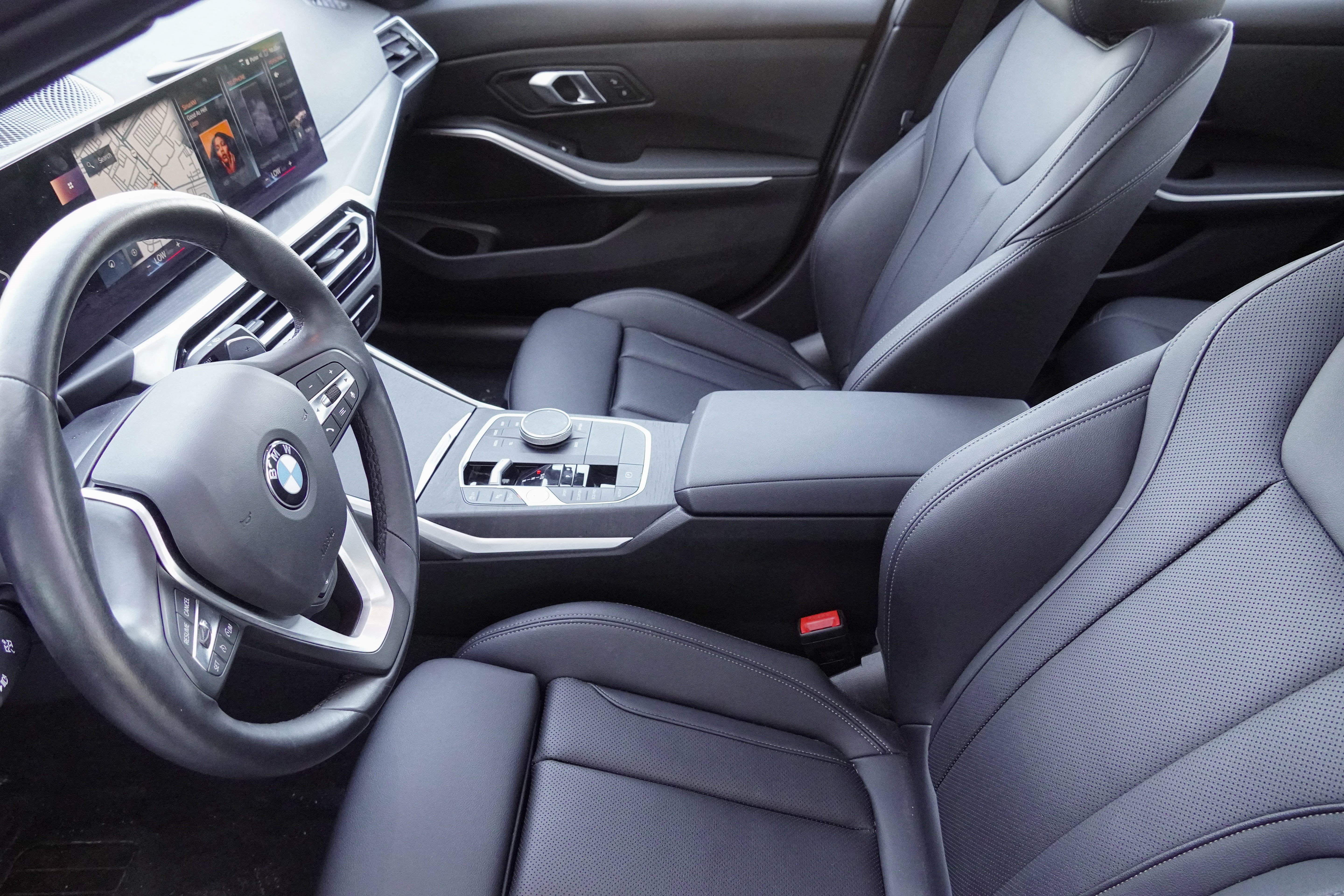 Certified 2024 BMW 330i xDrive Sedan w/ Premium Package AWD/4WD image 8