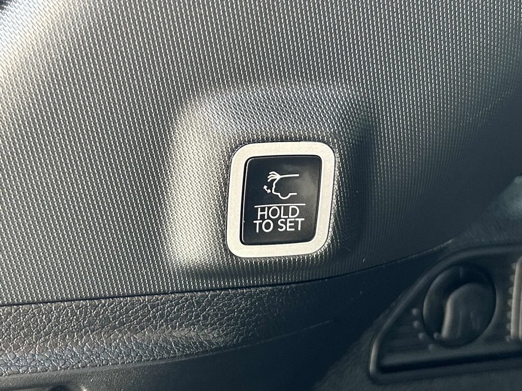 Certified 2022 Jeep Grand Cherokee Trailhawk w/ Luxury Tech Group III AWD/4WD image 12