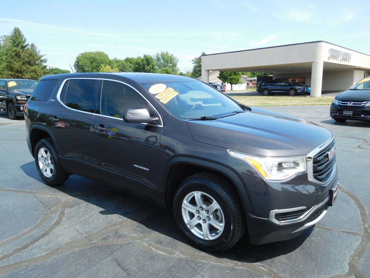Used 2019 GMC Acadia SLE FWD image 1