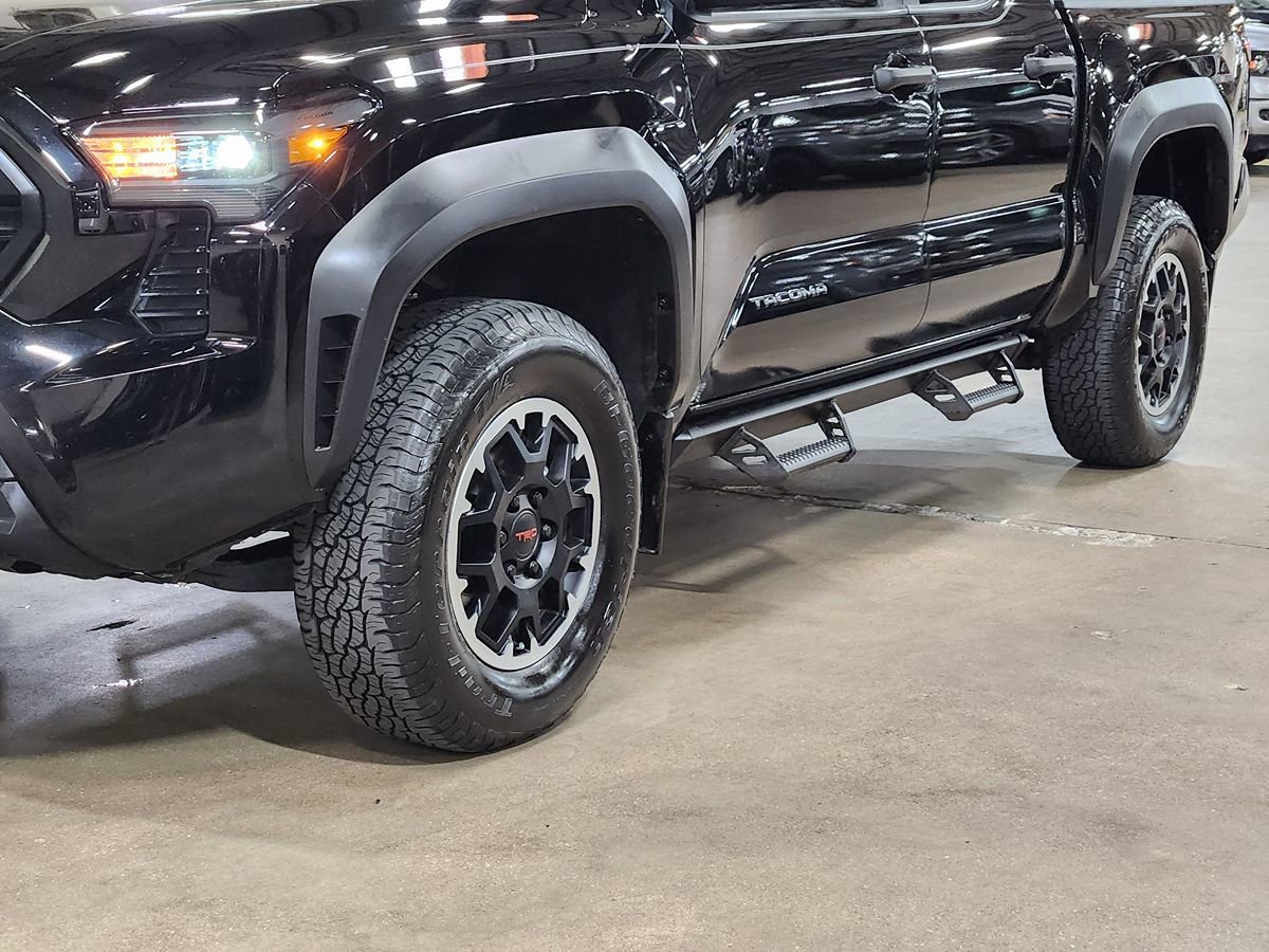 Used 2024 Toyota Tacoma TRD Off-Road AWD/4WD image 17