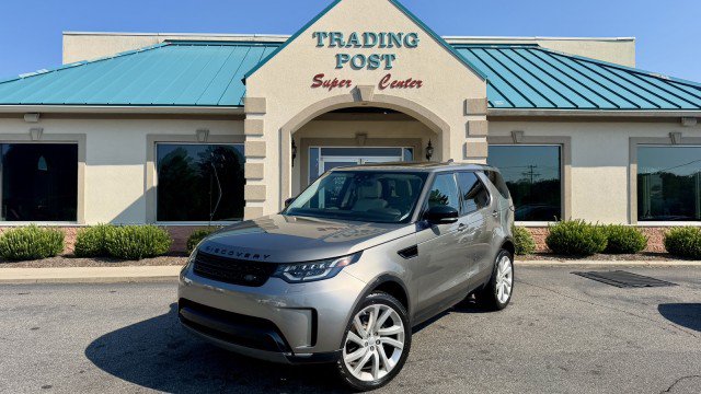 Used 2017 Land Rover Discovery First Edition AWD/4WD image 28