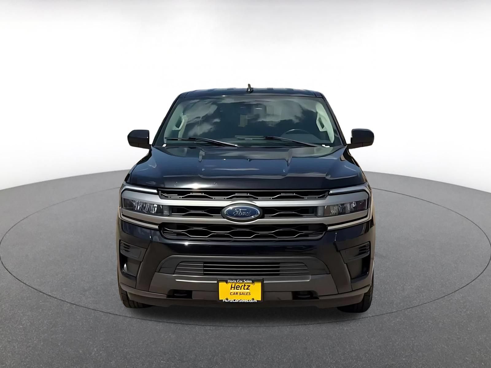Used 2023 Ford Expedition XLT AWD/4WD image 4