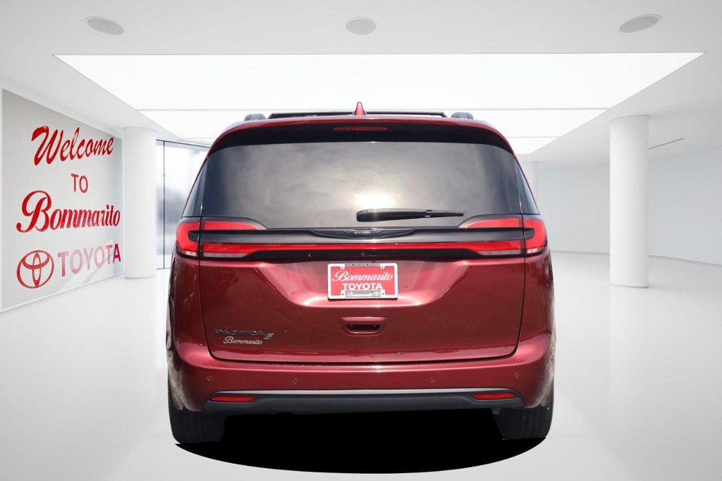 Used 2021 Chrysler Pacifica Touring-L w/ Premium & Safety Sphere Group FWD image 6