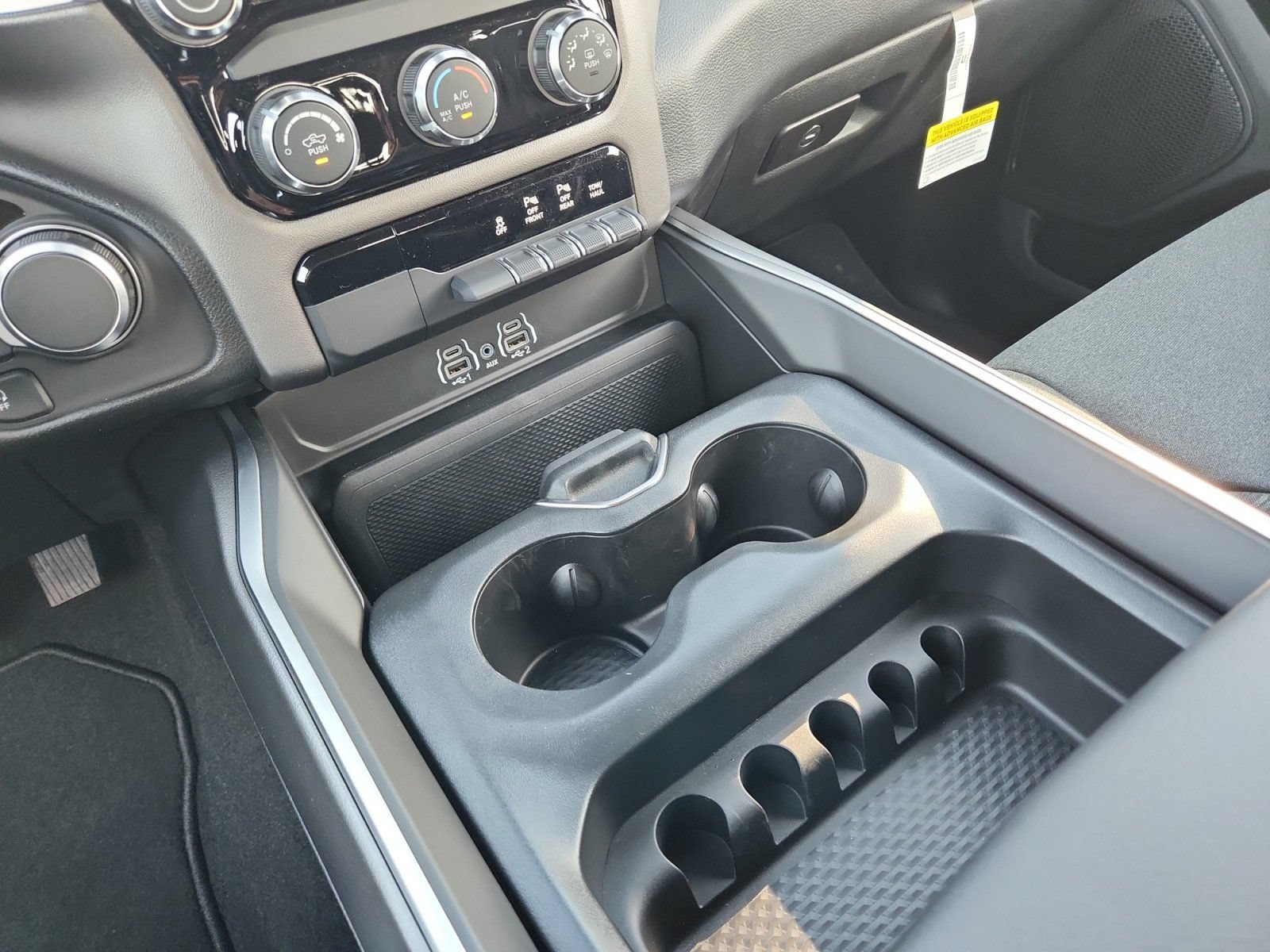 New 2026 RAM 1500 Express AWD/4WD image 21