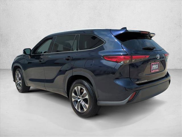 Used 2022 Toyota Highlander XLE FWD image 8