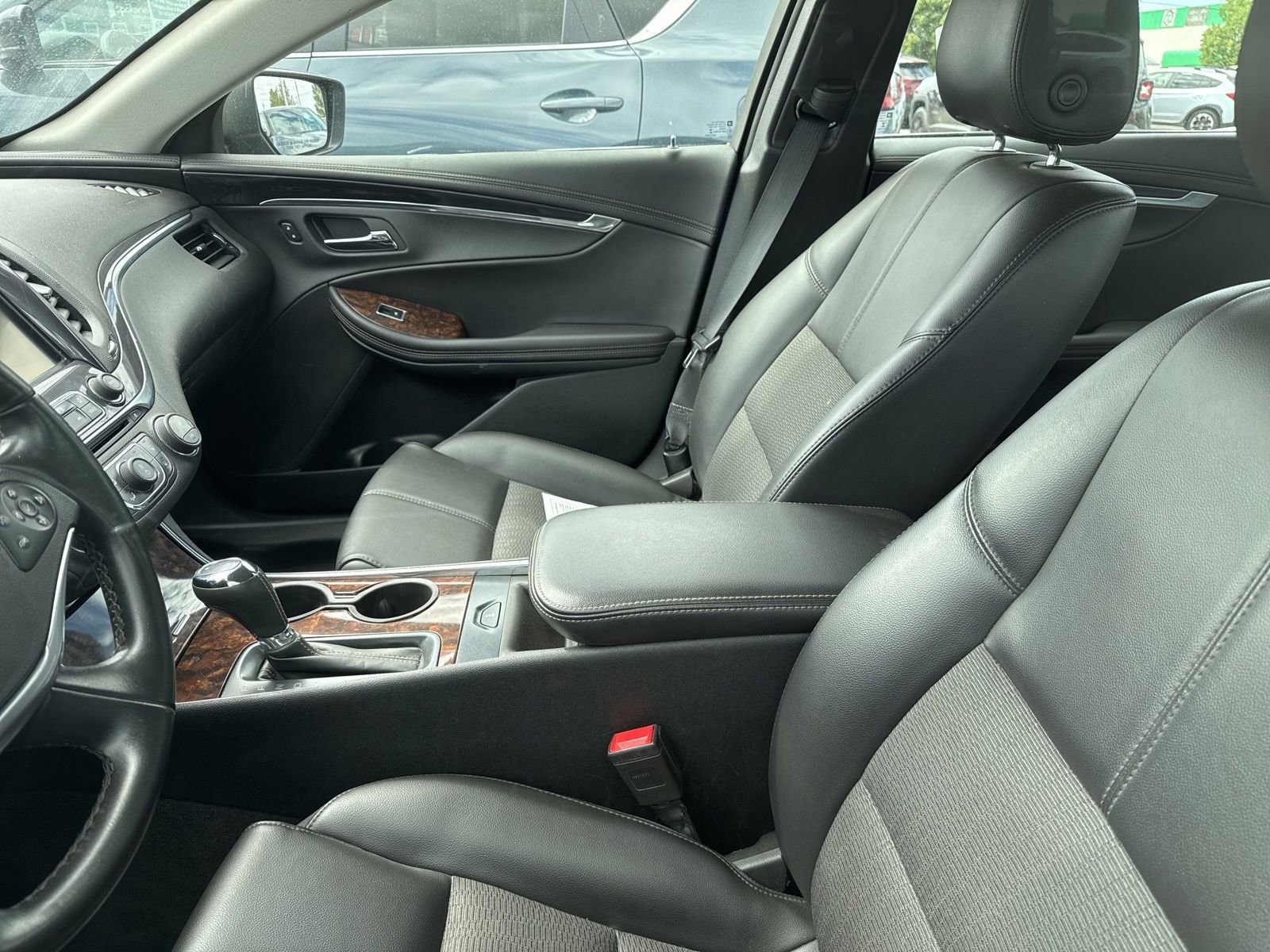Used 2015 Chevrolet Impala LT FWD image 10