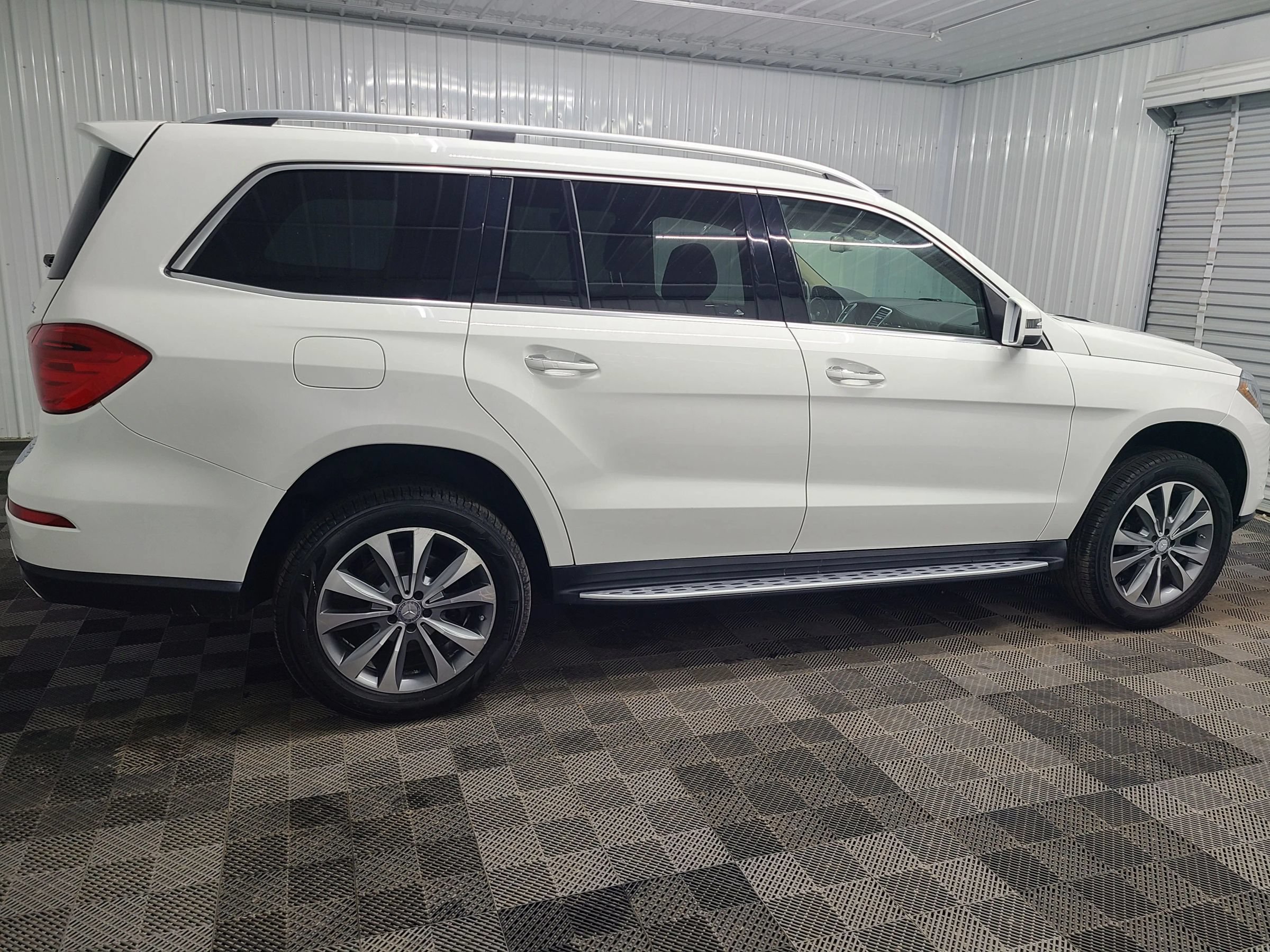Used 2016 Mercedes-Benz GL 450 4MATIC image 11