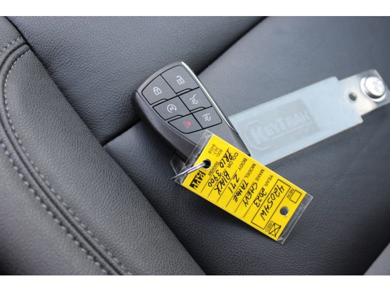 Used 2023 Chevrolet Tahoe Z71 w/ Luxury Package image 14