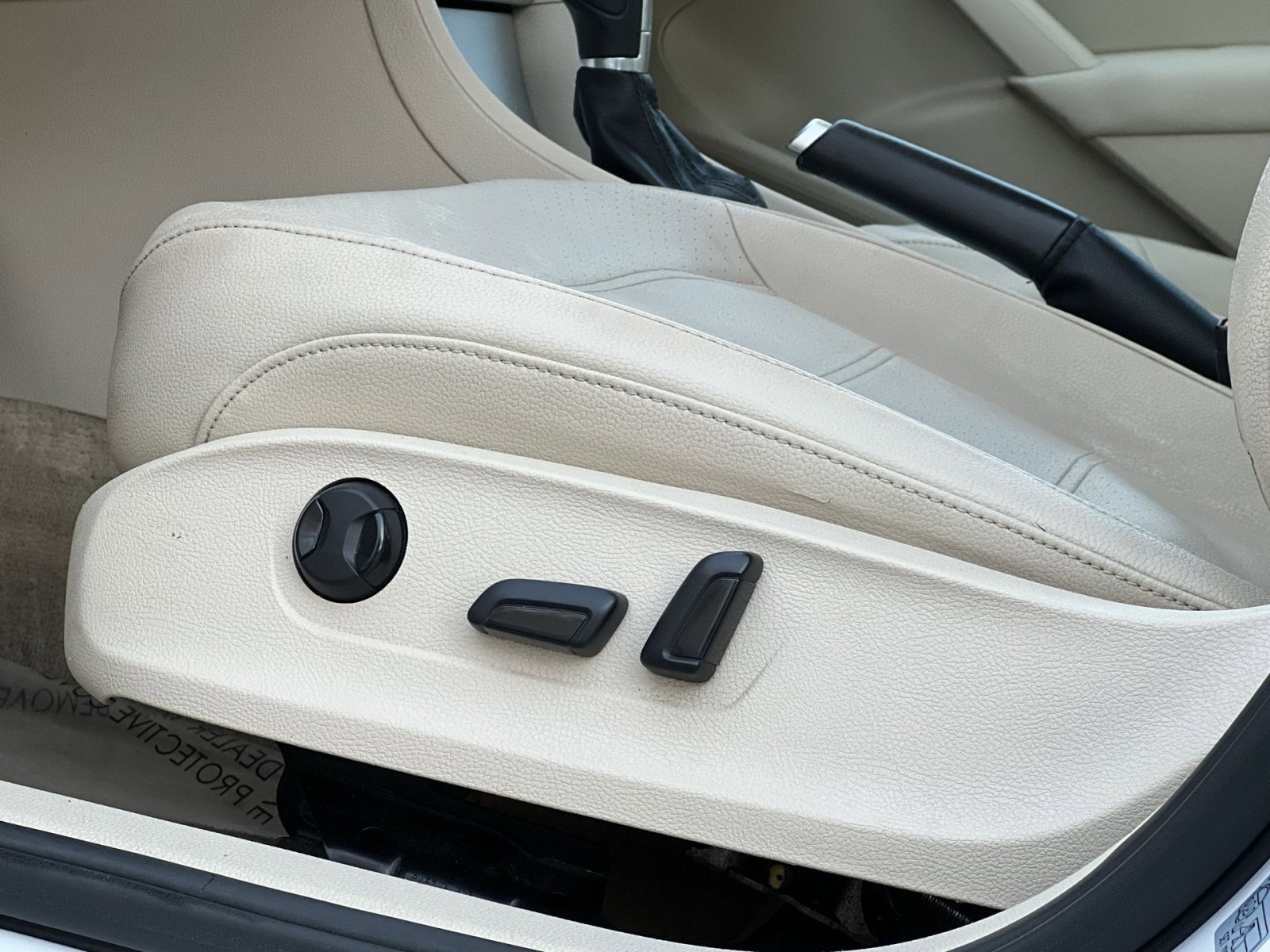 Used 2013 Volkswagen Passat 2.5 SE image 12