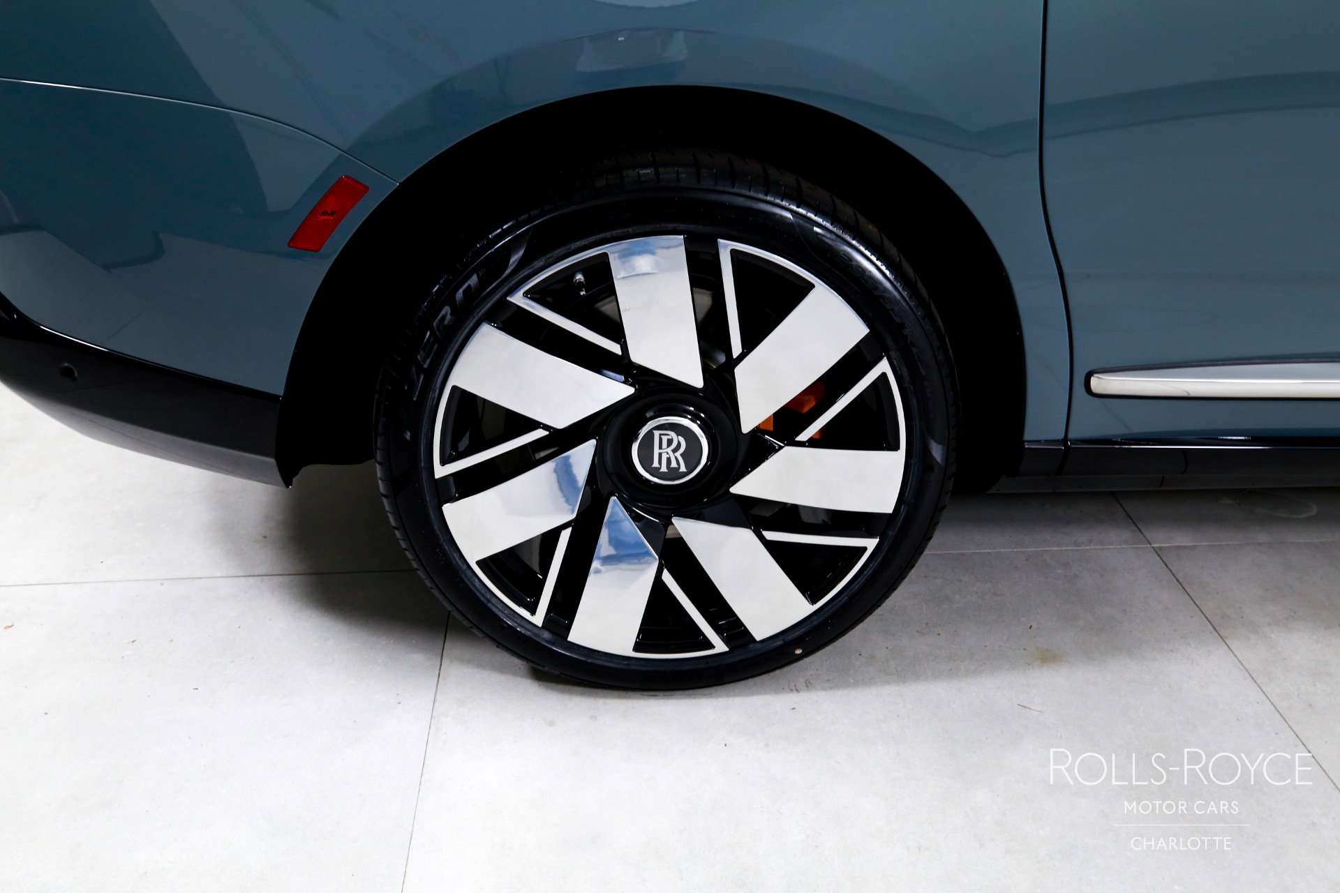 Certified 2025 Rolls-Royce Cullinan image 43