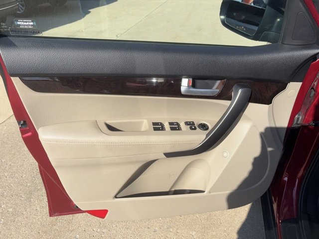 Used 2015 Kia Sorento LX image 10