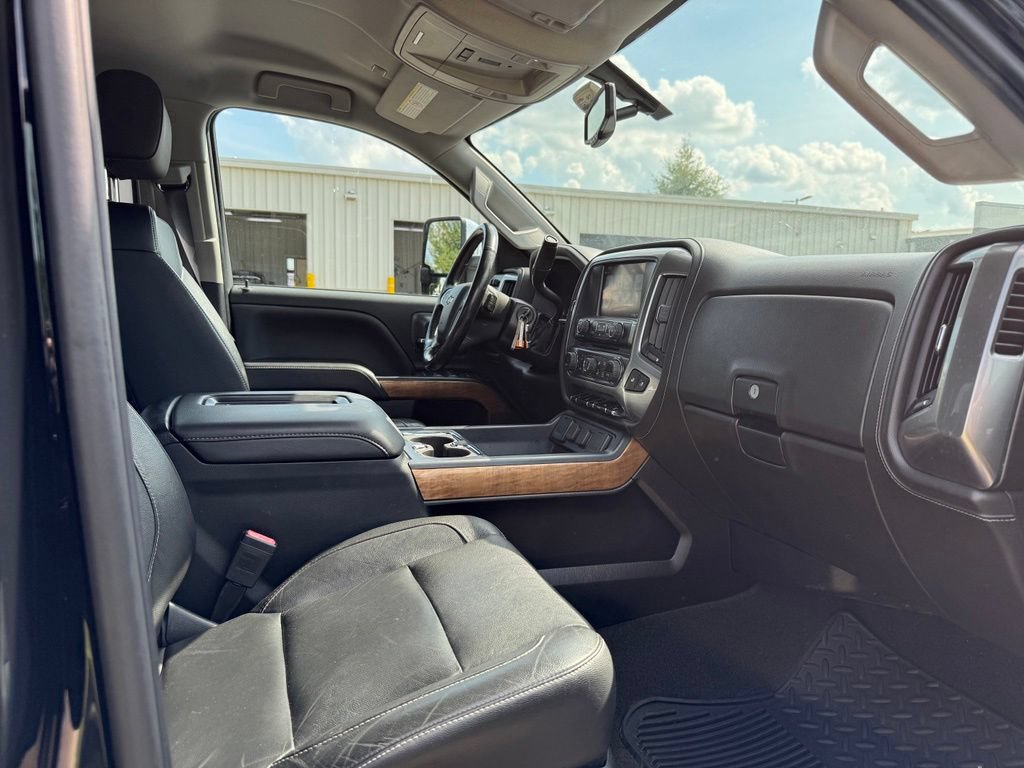 Used 2017 Chevrolet Silverado 2500 LTZ w/ Duramax Plus Package AWD/4WD image 10