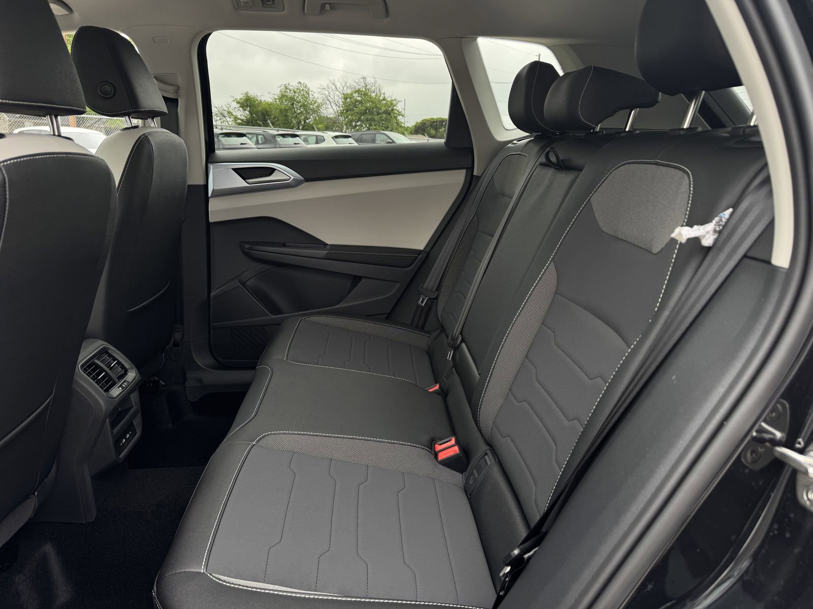 New 2026 Volkswagen Taos SE FWD image 28