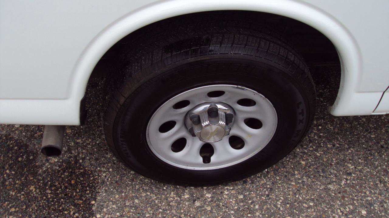 Used 2014 Chevrolet Express 1500 LT w/ LT Preferred Equipment Group AWD/4WD image 32