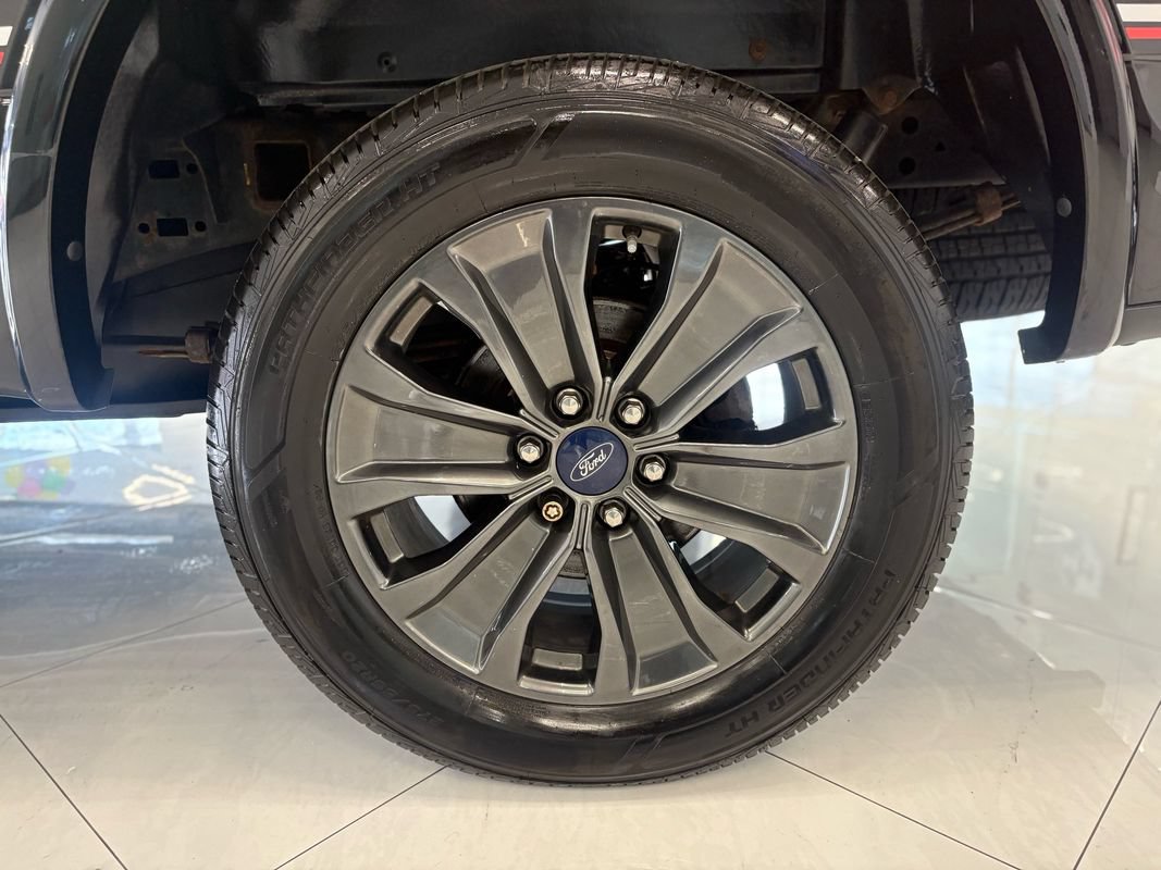 Used 2018 Ford F150 Lariat w/ Equipment Group 502A Luxury AWD/4WD image 45
