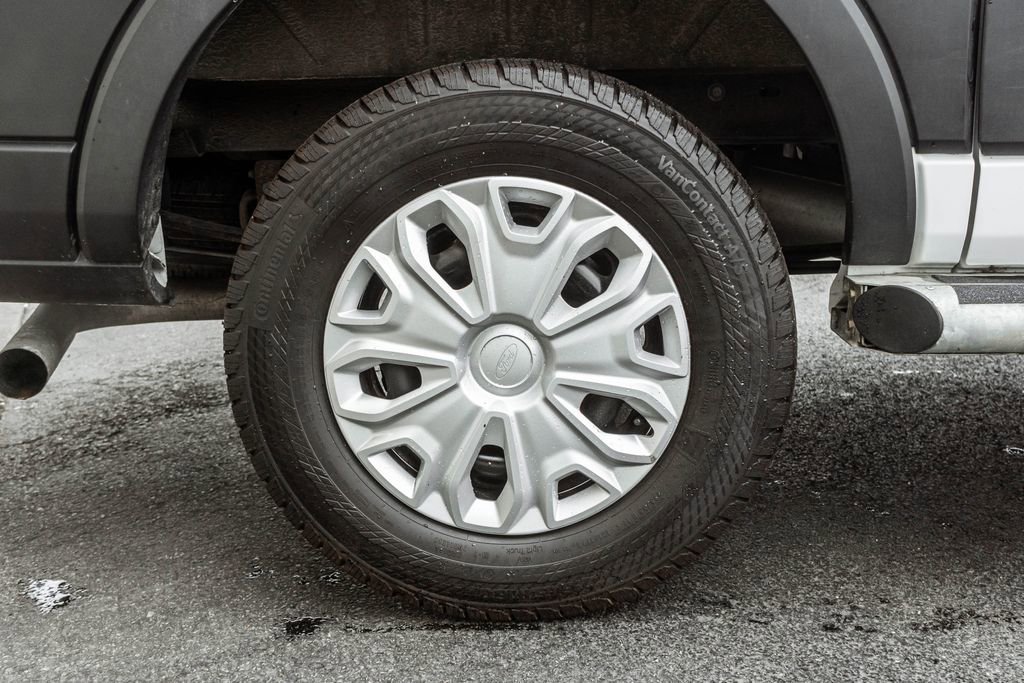 Used 2024 Ford Transit 250 Low Roof w/ Exterior Upgrade Package image 32