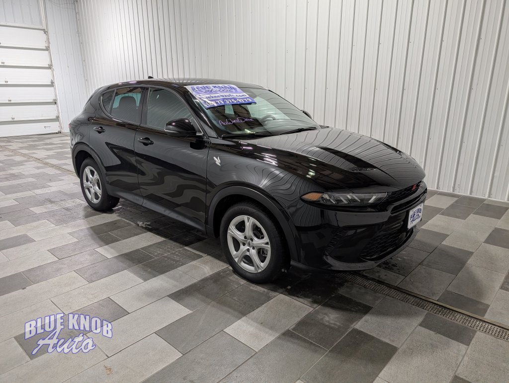 Used 2025 Dodge Hornet GT w/ Cold Weather Group AWD/4WD image 5