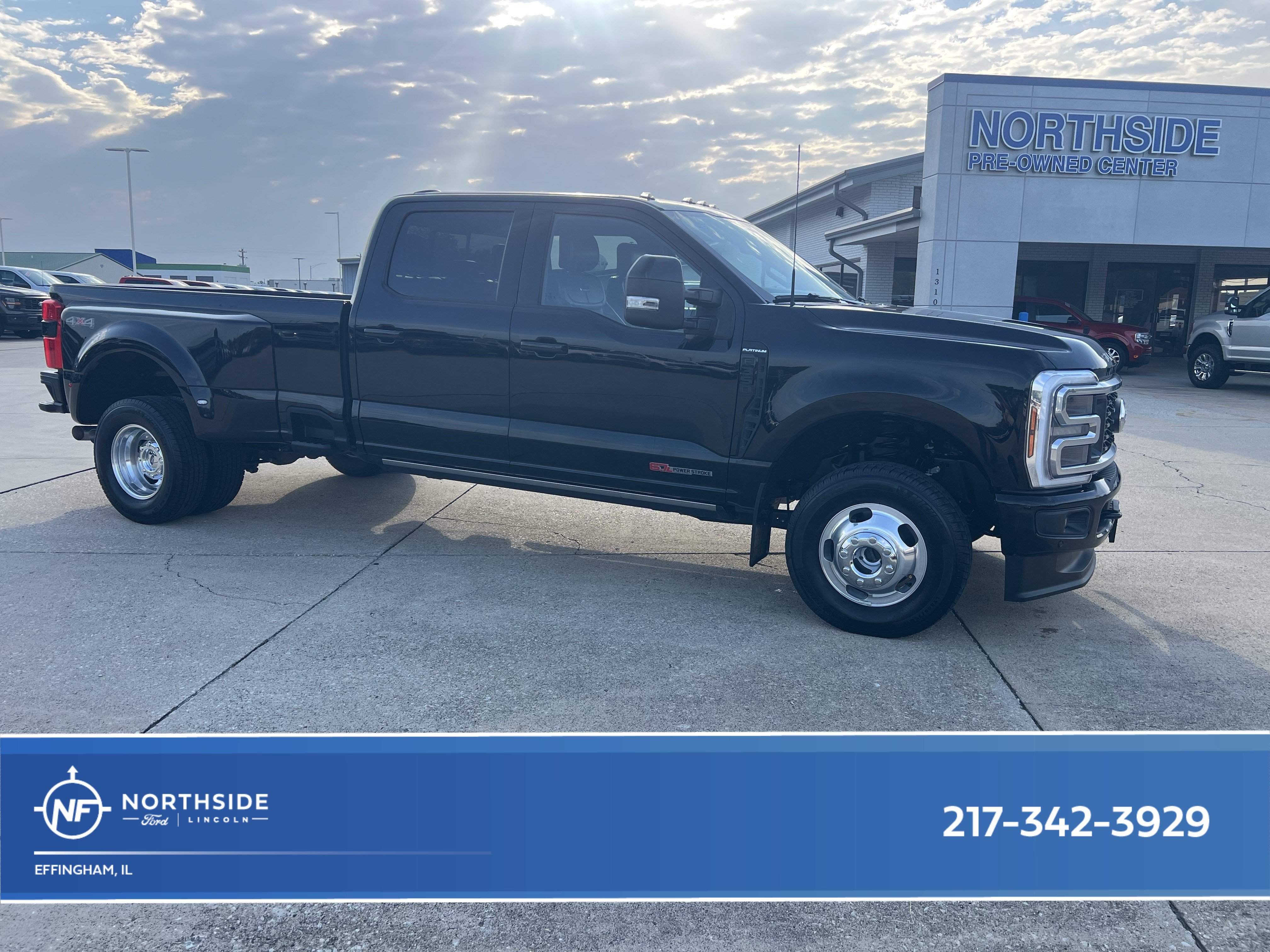 Used 2025 Ford F350 Platinum AWD/4WD image 1