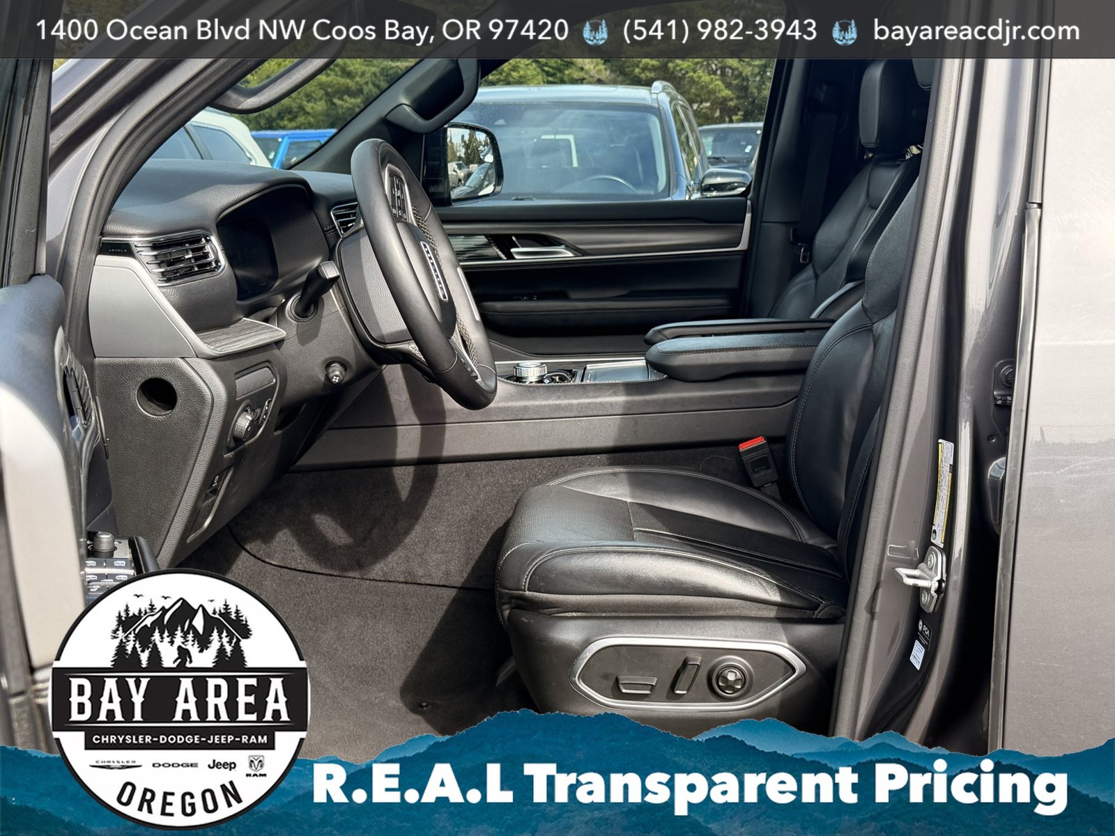 Used 2024 Jeep Wagoneer L Series III w/ Flexible Seating Group AWD/4WD image 13