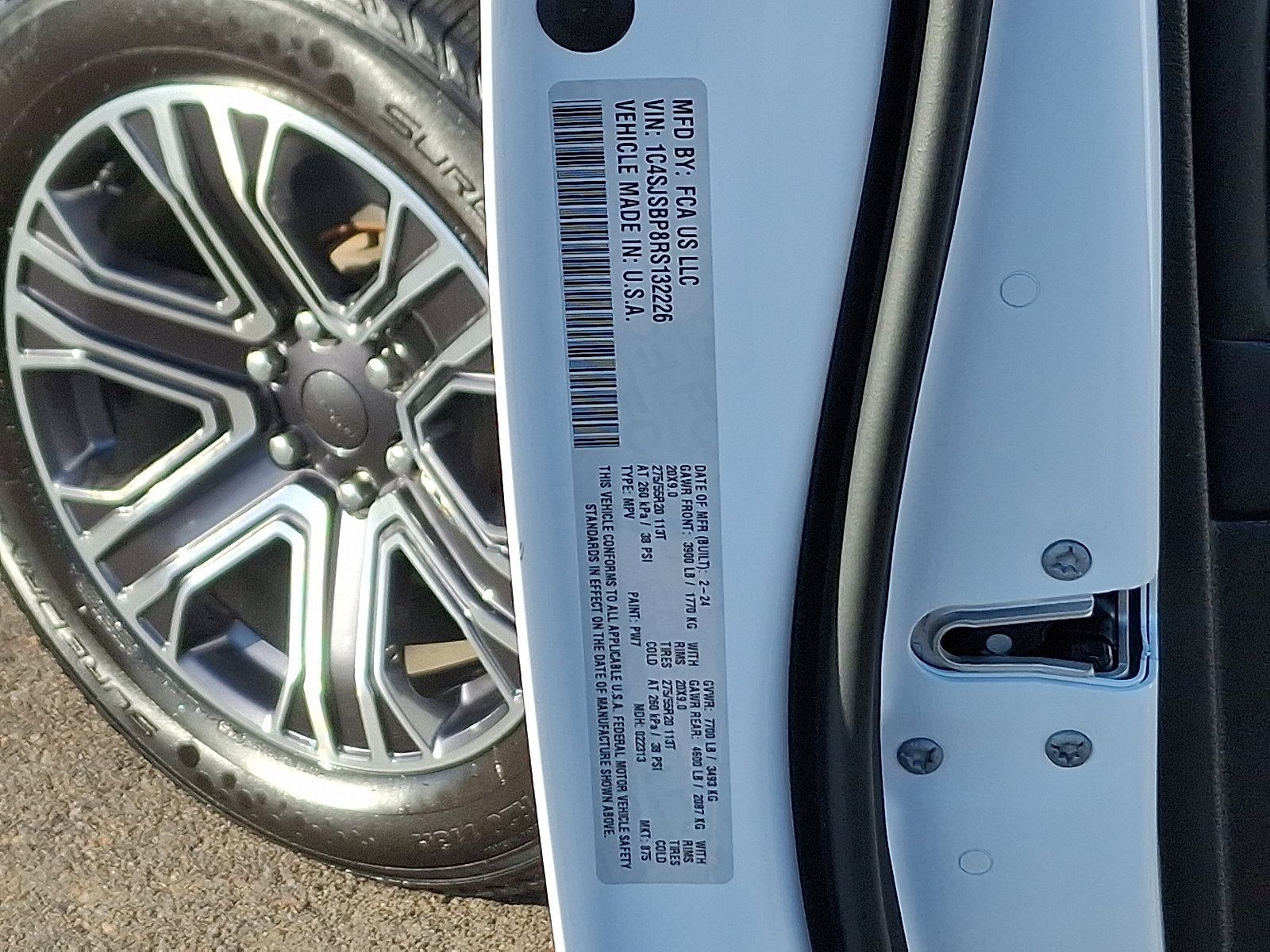 Used 2024 Jeep Wagoneer L Series II w/ Flexible Seating Group image 29