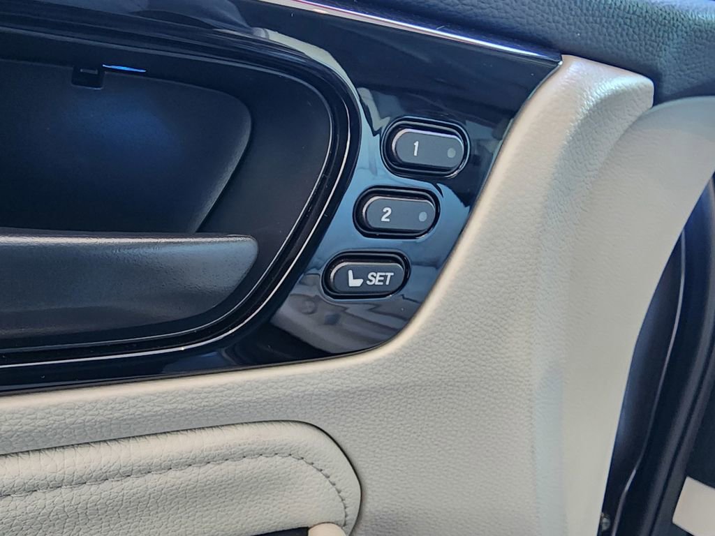 Used 2026 Honda Odyssey Touring image 18