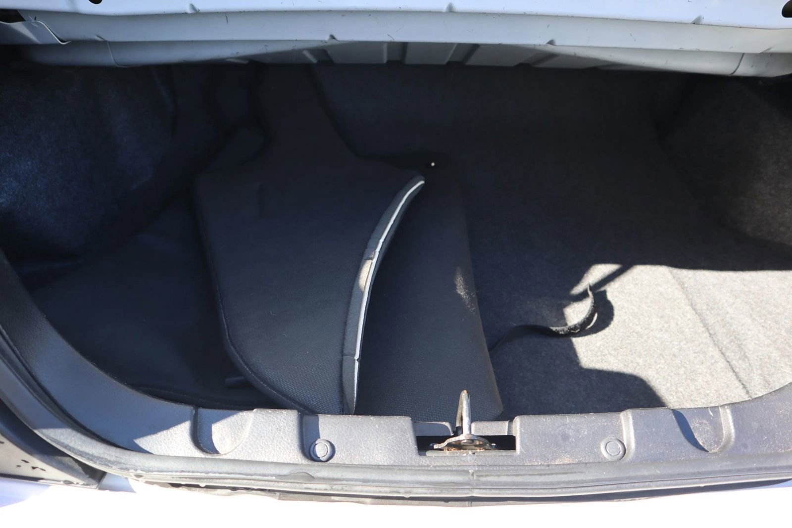 Used 2006 Ford Mustang Convertible image 11