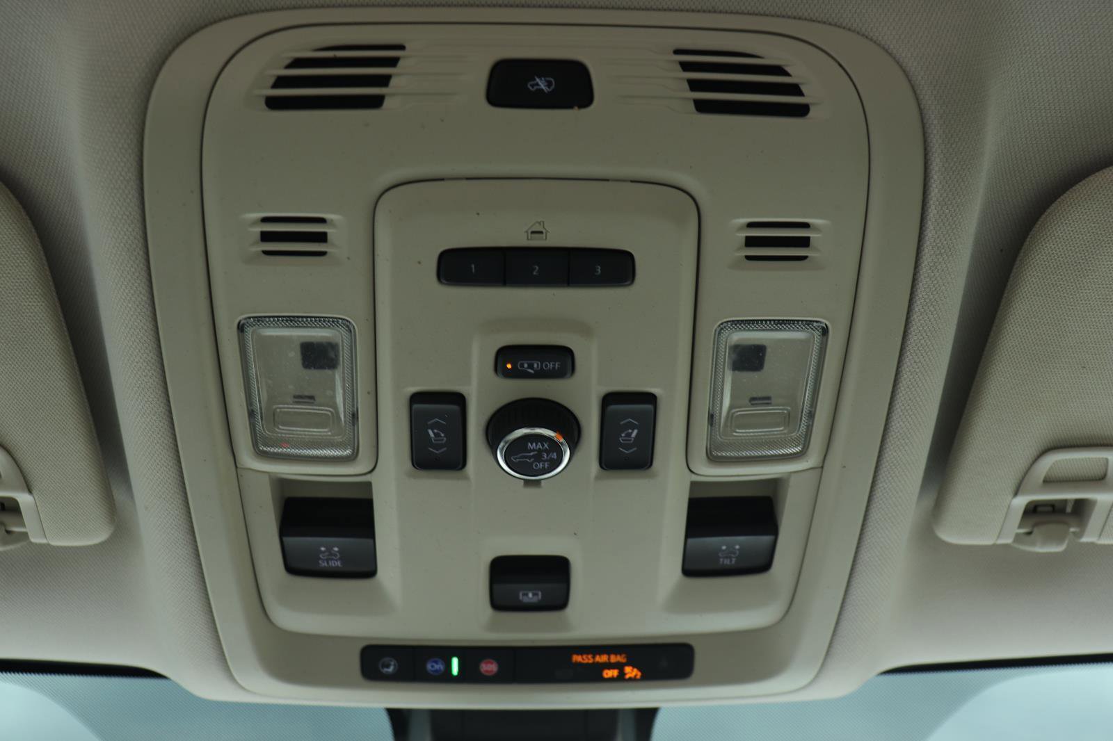 Used 2021 GMC Yukon Denali w/ Denali Premium Package image 25