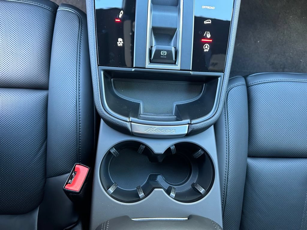 Certified 2026 Porsche Macan S AWD/4WD image 29