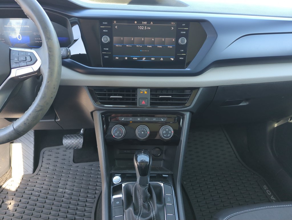 Certified 2023 Volkswagen Taos SE w/ Panoramic Sunroof Package FWD image 25