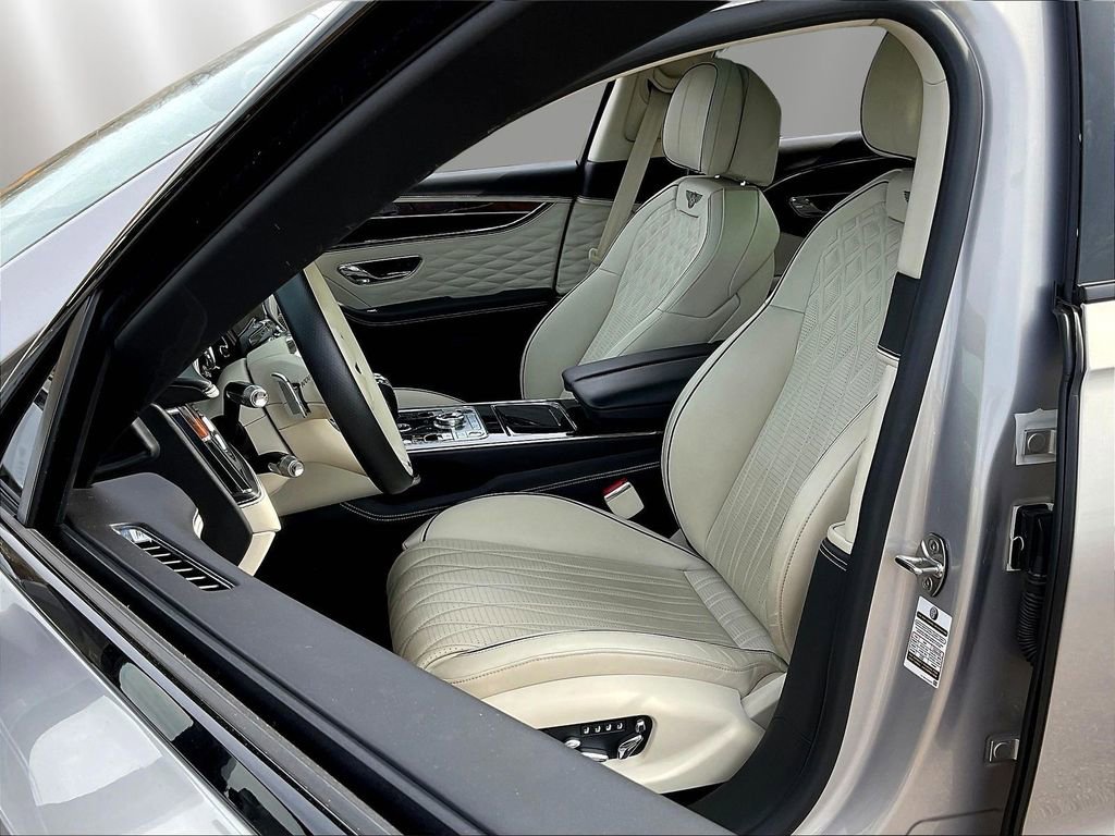 Used 2022 Bentley Flying Spur V8 AWD/4WD image 21