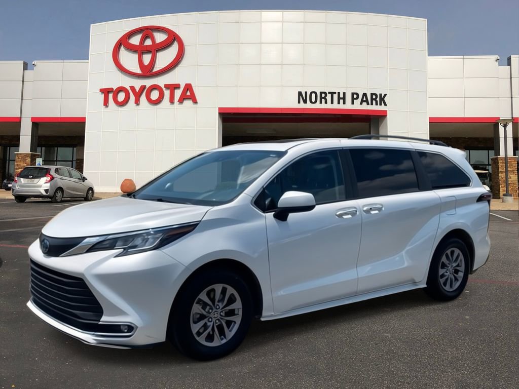 Used 2023 Toyota Sienna XLE