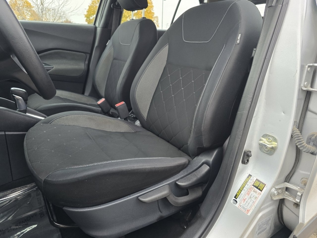 Used 2020 Nissan Kicks S image 22