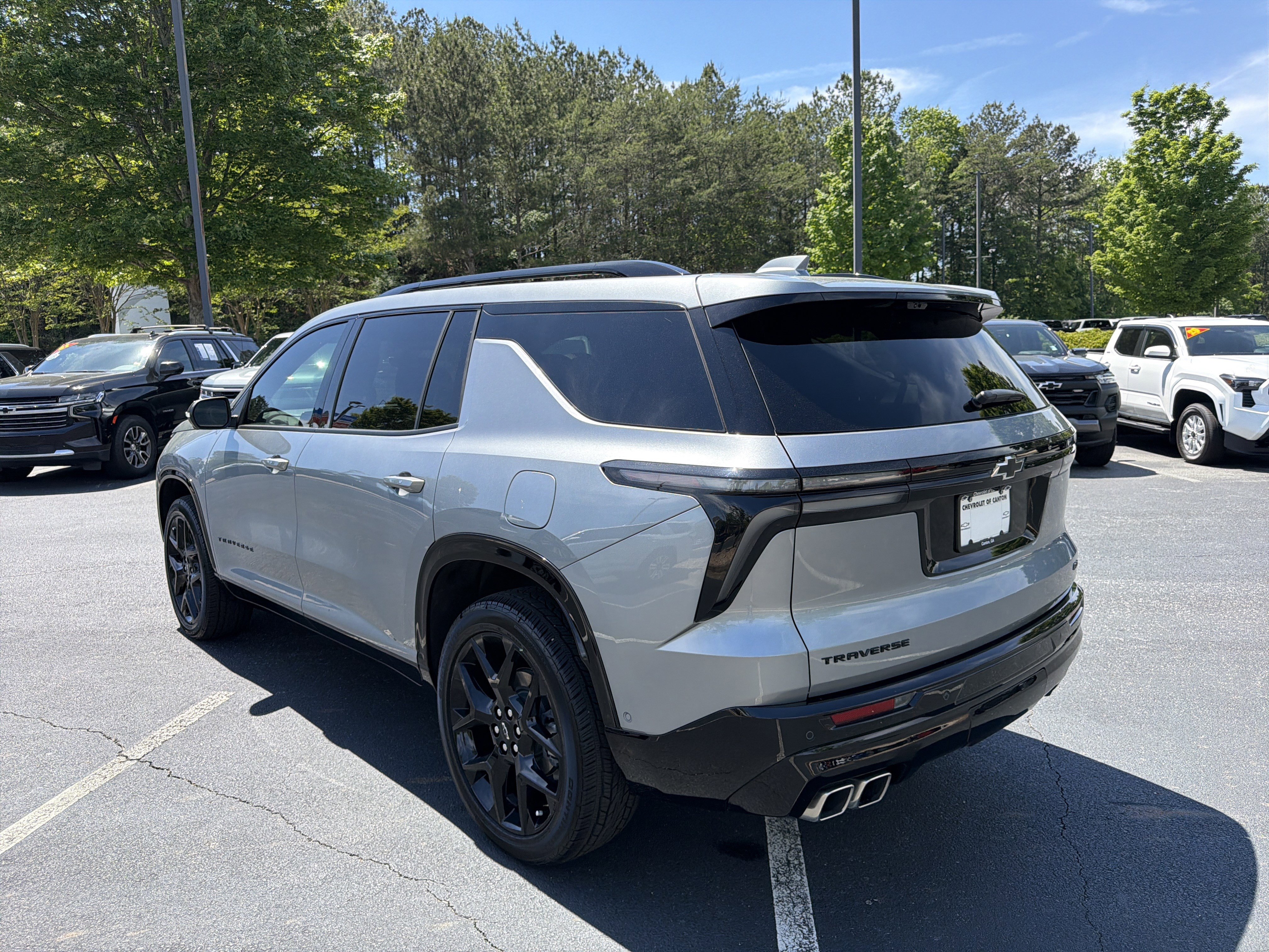 Used 2026 Chevrolet Traverse RS FWD image 7