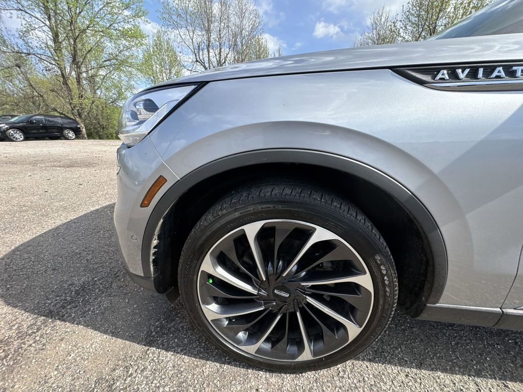 Used 2021 Lincoln Aviator Reserve w/ Equipment Group 202A image 10