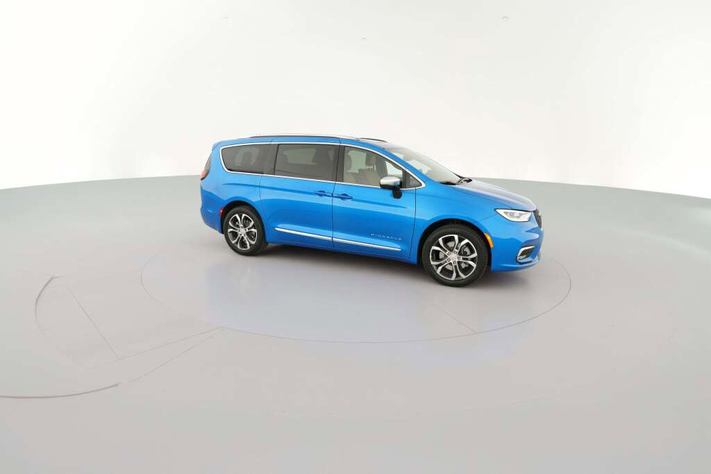 New 2026 Chrysler Pacifica Pinnacle w/ Trailer Tow Group image 15