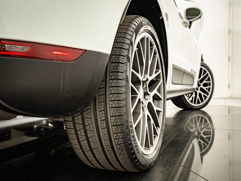 Certified 2021 Porsche Macan S AWD/4WD image 57