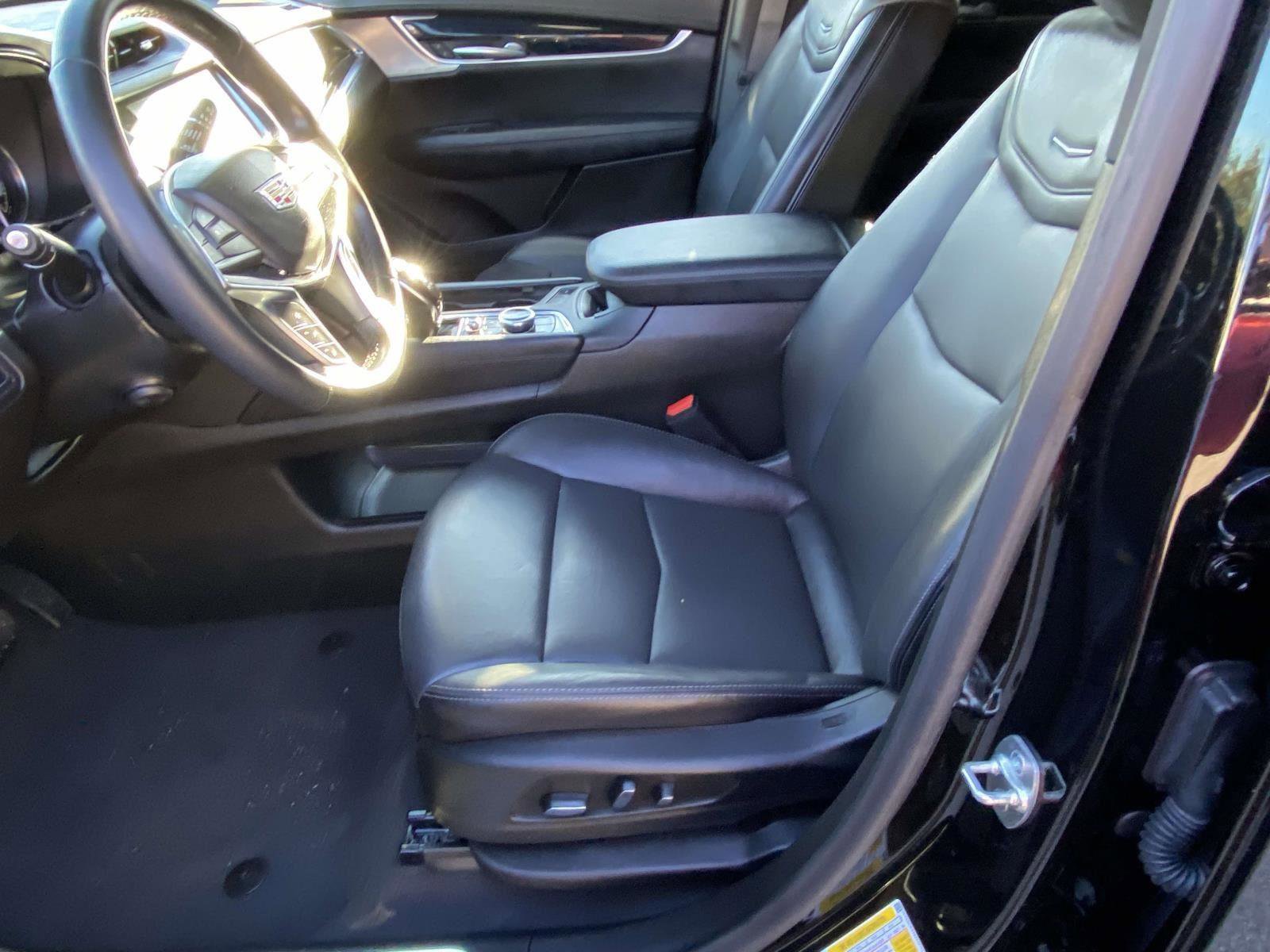 Used 2025 Cadillac XT5 Premium Luxury image 7