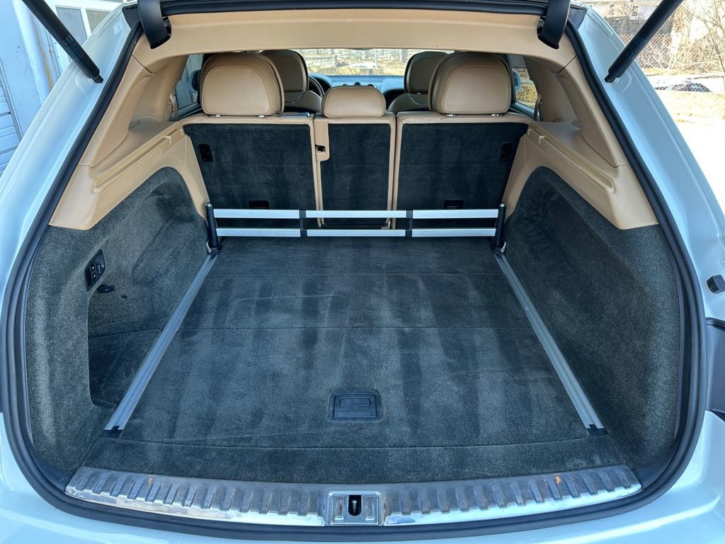 Used 2017 Bentley Bentayga W12 image 33