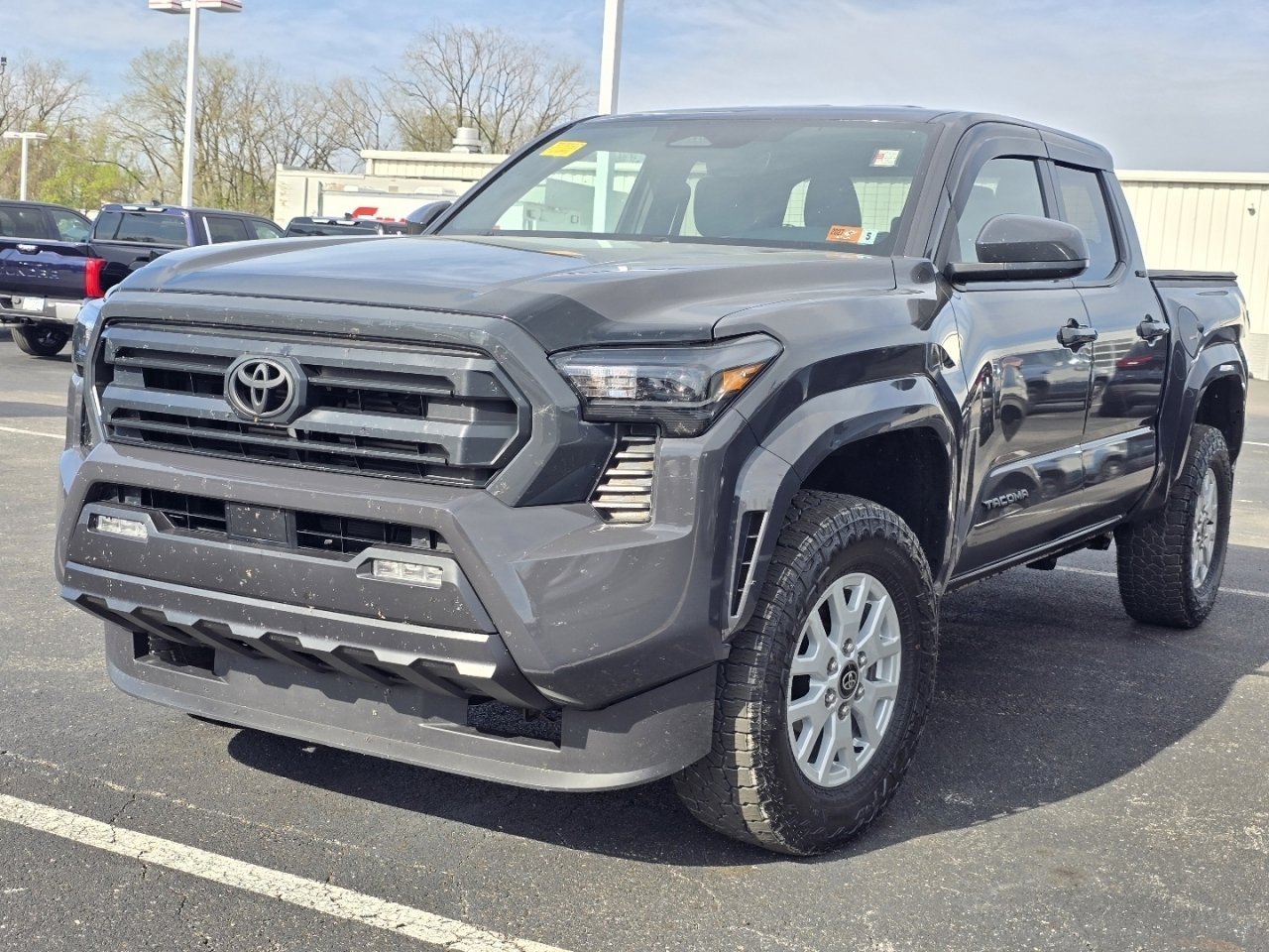 Used 2025 Toyota Tacoma SR5 image 3