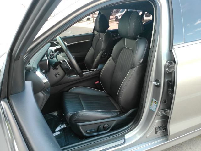 Used 2020 Genesis G70 2.0T w/ Elite Package RWD image 6