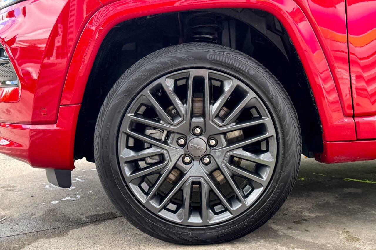 Used 2024 Jeep Compass Limited w/ Sun and Sound Group image 31