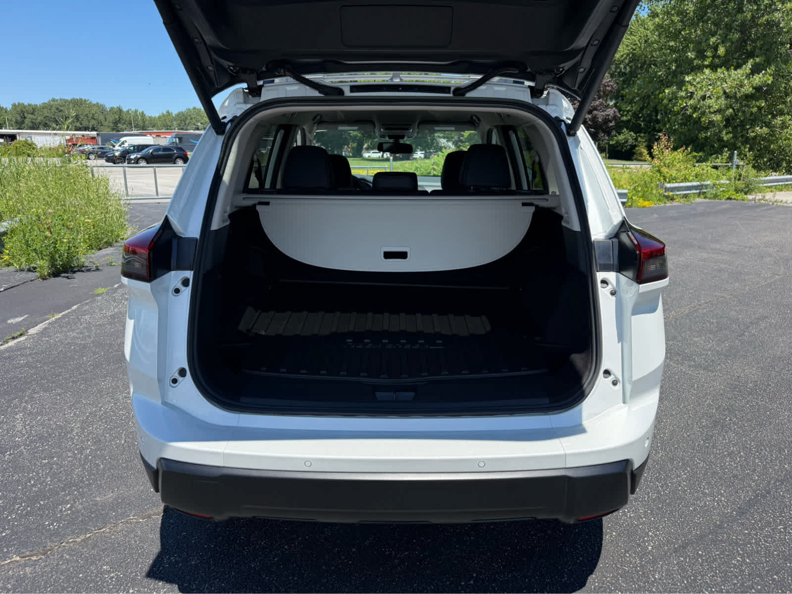 New 2026 Nissan Rogue SV w/ Rock Creek Premium Package AWD/4WD image 7