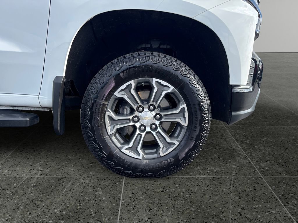 Used 2021 Chevrolet Silverado 1500 LT Trail Boss w/ Convenience Package II image 9