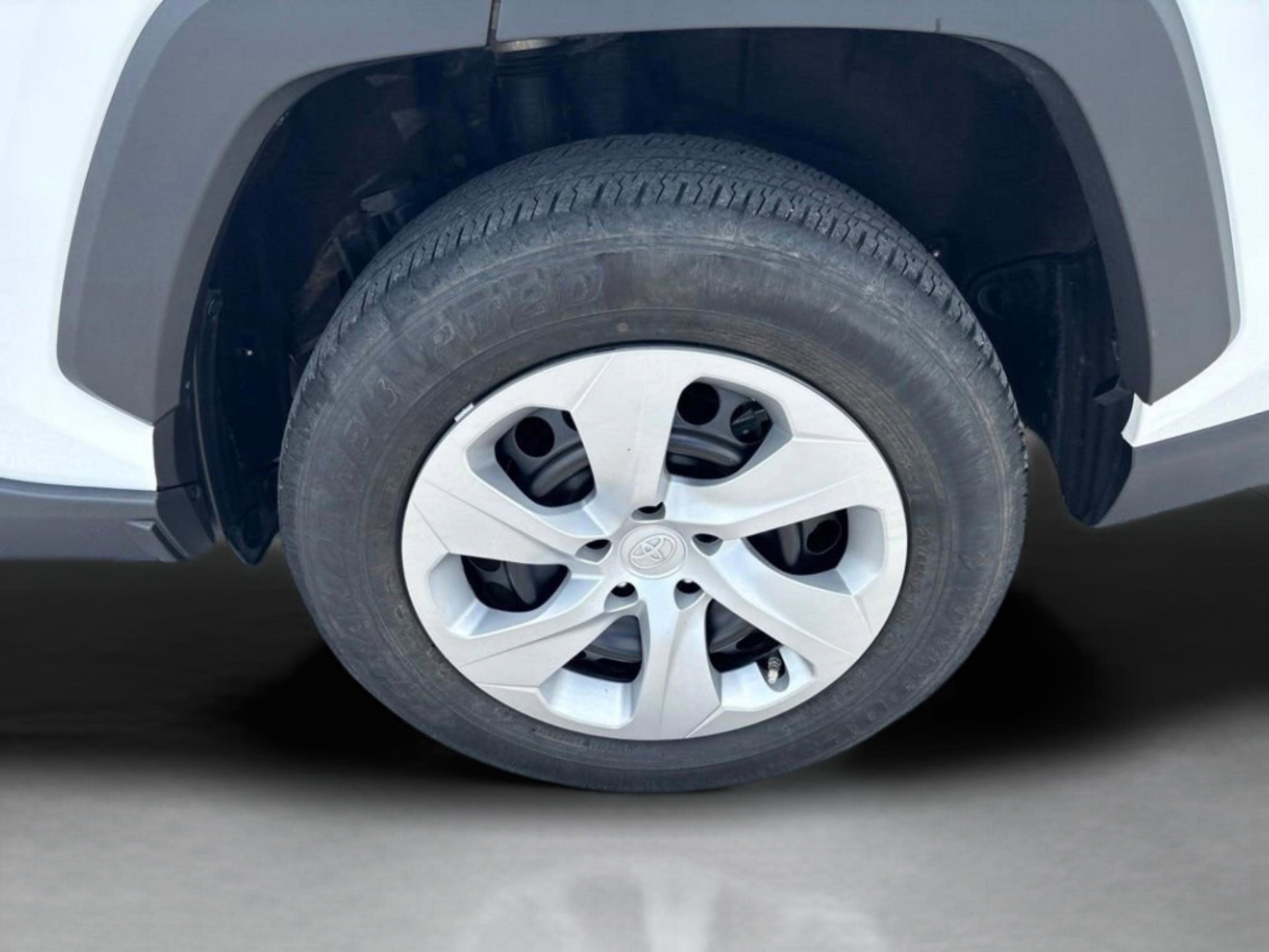 Used 2025 Toyota RAV4 LE FWD image 40